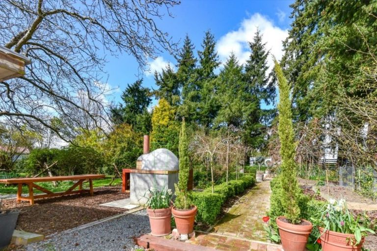 Photo of property in 54 Bridge Street, Coalgate, 7673