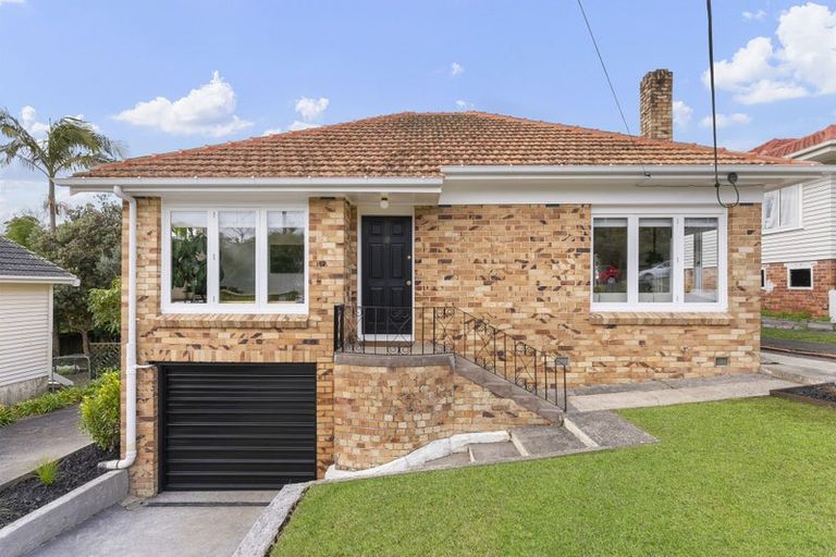 Photo of property in 1/5 Aorangi Place, Birkenhead, Auckland, 0626