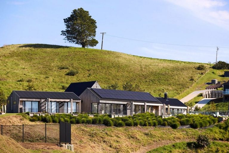 Photo of property in 23 Te Auhi Way, Welcome Bay, Tauranga, 3112