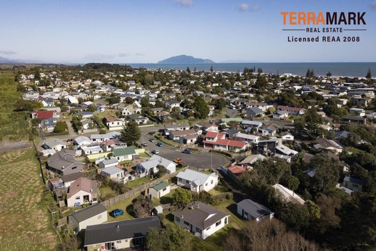 Photo of property in 9 Hewson Crescent, Otaki Beach, Otaki, 5512