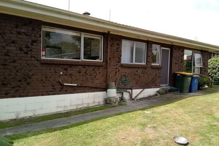 Photo of property in 1/11 Ciprian Place, Henderson, Auckland, 0612