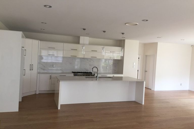 Photo of property in 60 Harrowglen Drive, Northcross, Auckland, 0630