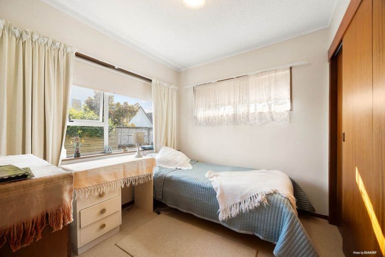 Photo of property in 2/81 Shakespeare Road, Milford, Auckland, 0620