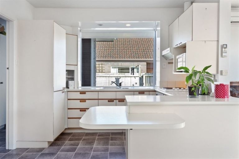 Photo of property in 1 Glynne Crescent, Spreydon, Christchurch, 8024