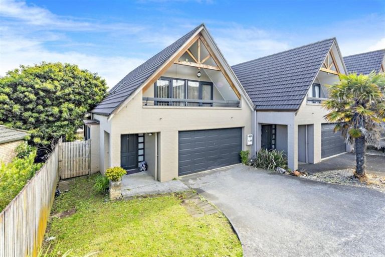Photo of property in 44 Earnslaw Crescent, Clover Park, Auckland, 2019