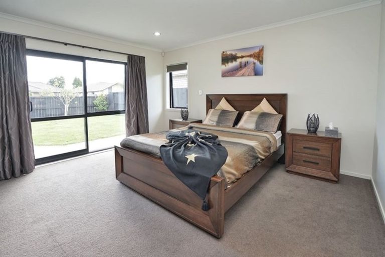 Photo of property in 14 Piwakawaka Court, Rototuna North, Hamilton, 3210