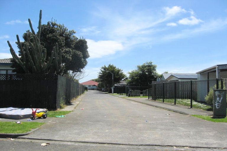 Photo of property in 1/7 Dungarvon Place, Clendon Park, Auckland, 2103