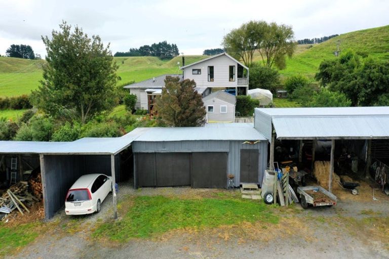 Photo of property in 94 Glengarry Road, Dannevirke, 4978