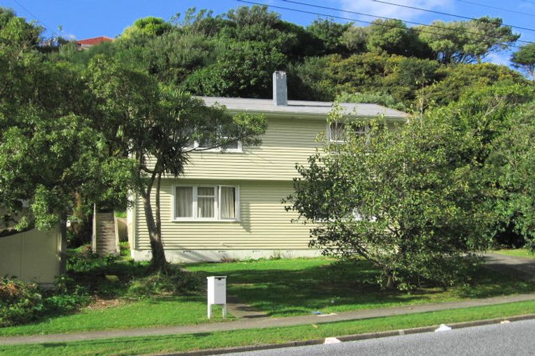 Photo of property in 204 Sievers Grove, Cannons Creek, Porirua, 5024