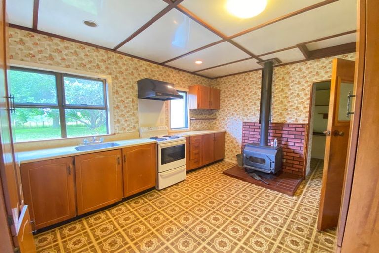 Photo of property in 76 Tawa Road, Kumeu, 0891