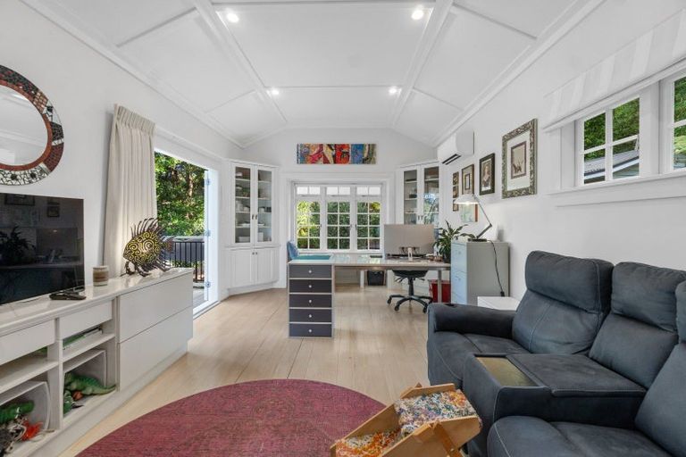 Photo of property in 319 Huia Road, Titirangi, Auckland, 0604
