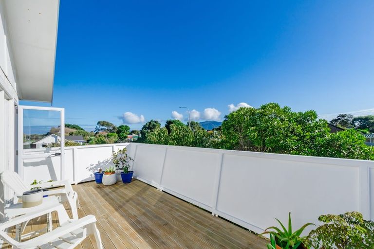 Photo of property in 1 Hadfield Place, Paraparaumu Beach, Paraparaumu, 5032