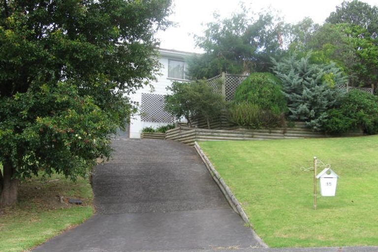 Photo of property in 15 Tesla Place, Totara Vale, Auckland, 0629