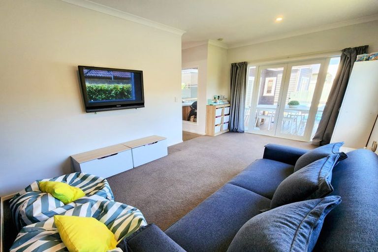Photo of property in 6 Sophia Place, Karaka, Papakura, 2113