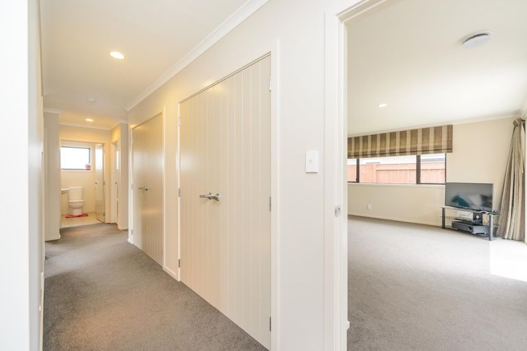 Photo of property in 2 Pegasus Place, Kelvin Grove, Palmerston North, 4414