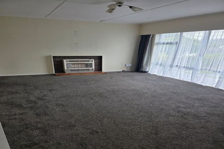 Photo of property in 27 Wainuiomata Road, Wainuiomata, Lower Hutt, 5014