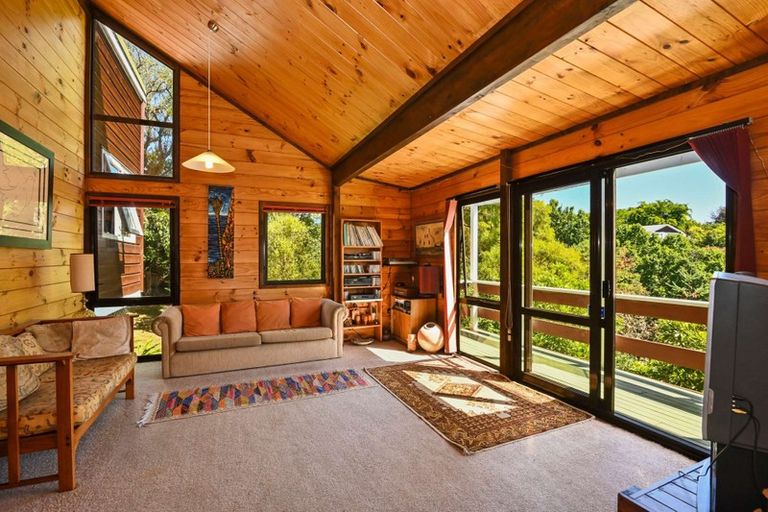 Photo of property in 21 Burns Road, Hospital Hill, Napier, 4110