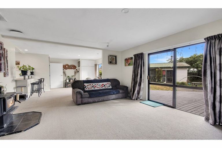 Photo of property in 11 Kowai Place, Amberley, 7410