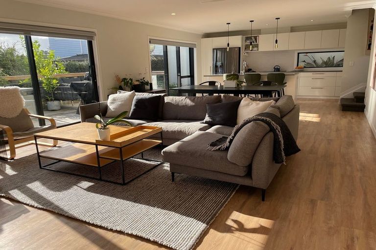 Photo of property in 1/44 Sunnynook Road, Sunnynook, Auckland, 0620