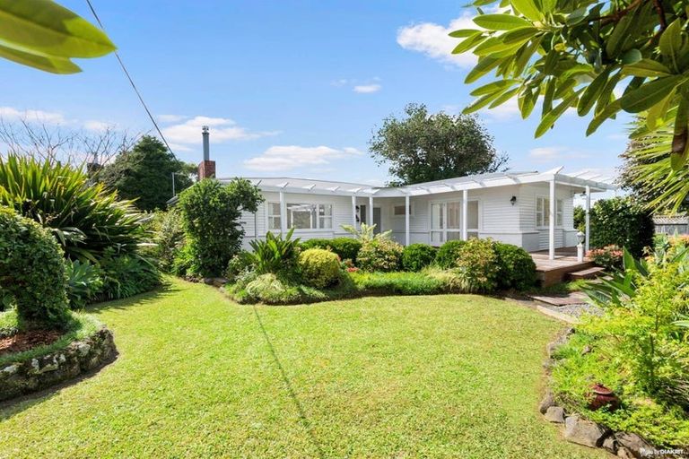 Photo of property in 68 Matipo Road, Te Atatu Peninsula, Auckland, 0610