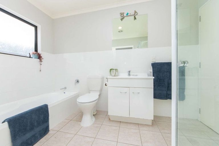 Photo of property in 3/86 Kauri Road, Birkenhead, Auckland, 0626