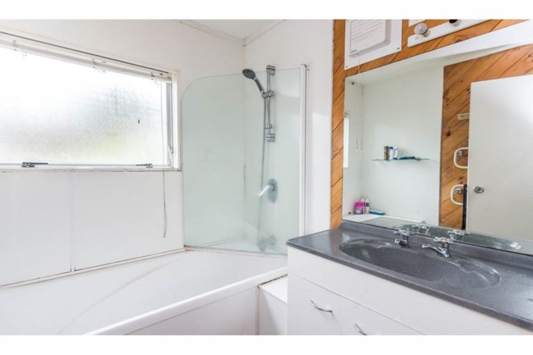 Photo of property in 1/63 Pleasant Road, Glen Eden, Auckland, 0602