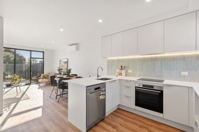 Photo of property in 3/90 Browns Road, St Albans, Christchurch, 8014