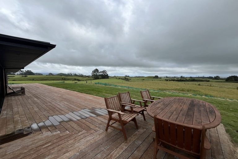 Photo of property in 1250 Mangorei Road, Mangorei, New Plymouth, 4371