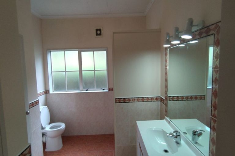 Photo of property in 71 Point View Drive, East Tamaki Heights, Auckland, 2016