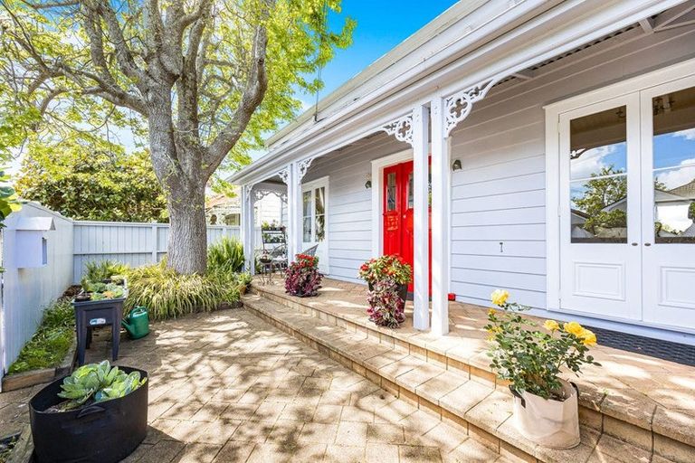 Photo of property in 14 Domain Street, Devonport, Auckland, 0624