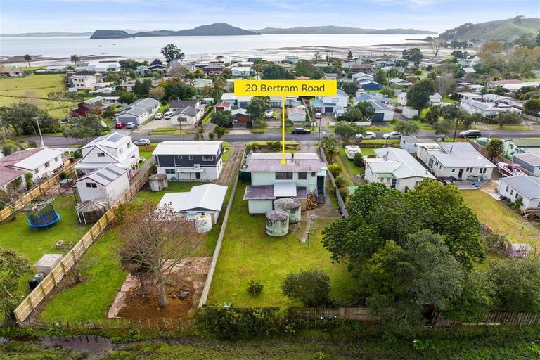 Photo of property in 20 Bertram Road, Kawakawa Bay, 2585