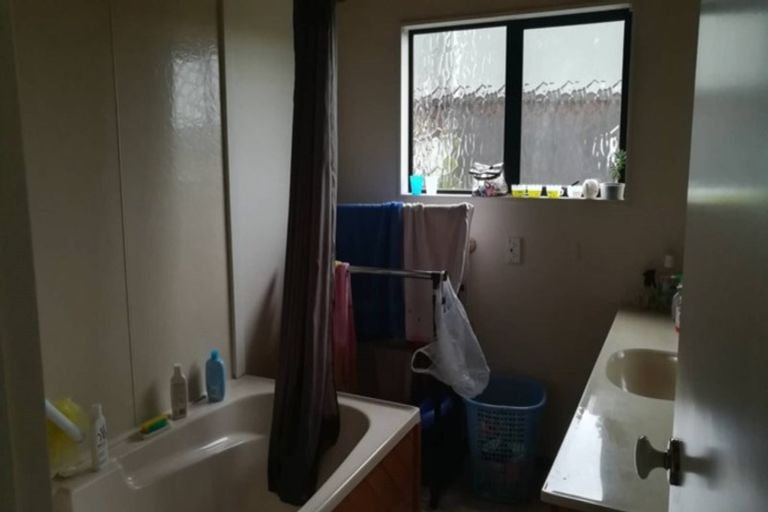 Photo of property in 86 Gosford Drive, Botany Downs, Auckland, 2010