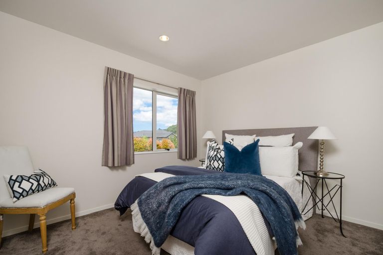 Photo of property in 47 South Kensington Way, Henderson, Auckland, 0612