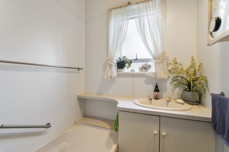 Photo of property in 31 Wrantage Street, Westown, New Plymouth, 4310