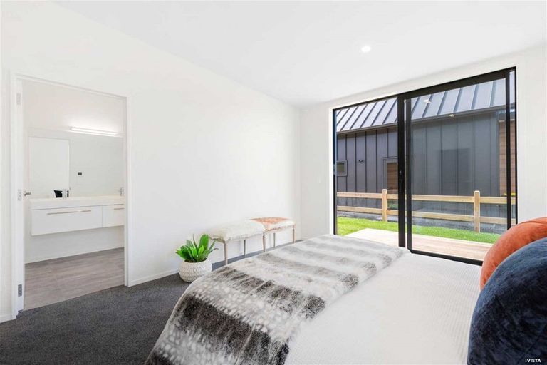 Photo of property in 6 Wallace Place, Wanaka, 9305