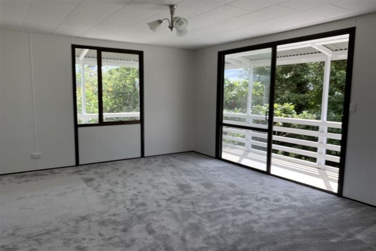 Photo of property in 300 State Highway 16, Kumeu, 0892