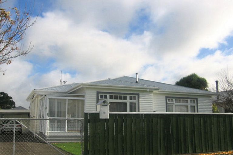 Photo of property in 12 Burns Avenue, Takaro, Palmerston North, 4412