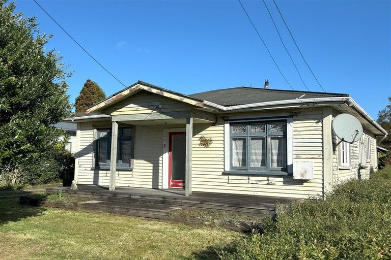 Photo of property in 19 Inverness Street, Dunollie, Runanga, 7803