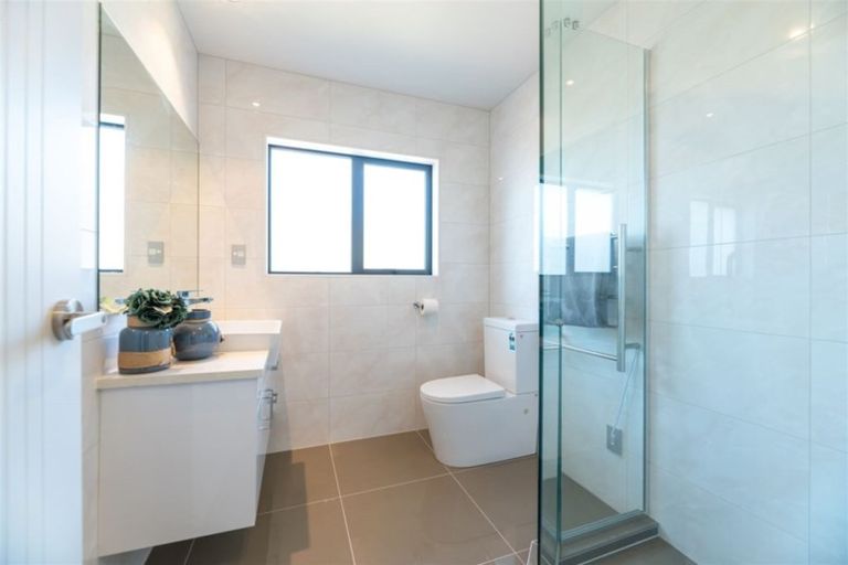 Photo of property in 7 Kahika Grove, Huapai, Kumeu, 0810