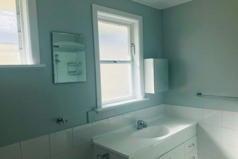 Photo of property in 23 Verbena Road, Birkdale, Auckland, 0626