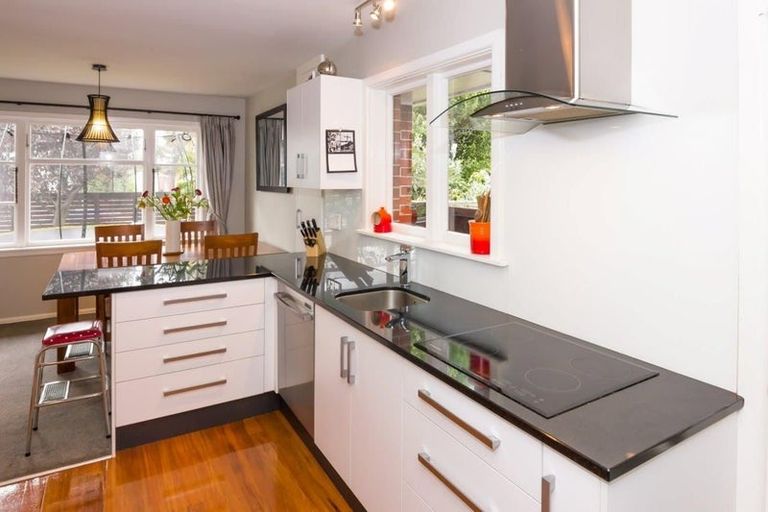 Photo of property in 2 Springbank Street, Bryndwr, Christchurch, 8053