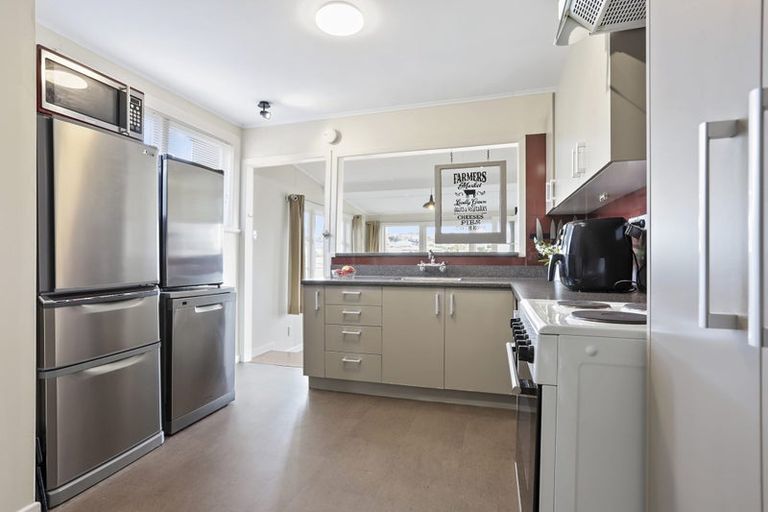 Photo of property in 86 Colwill Road, Massey, Auckland, 0614