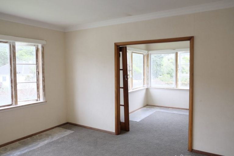 Photo of property in 3 Huia Street, Tawa, Wellington, 5028