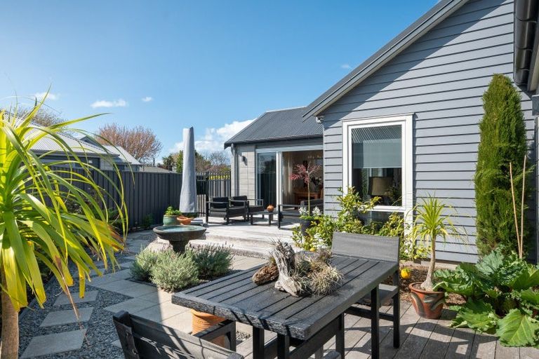 Photo of property in 5a Guthrie Road, Havelock North, 4130