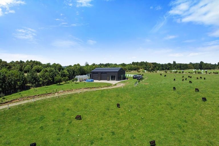 Photo of property in 401a Smart Road, Hillsborough, New Plymouth, 4372