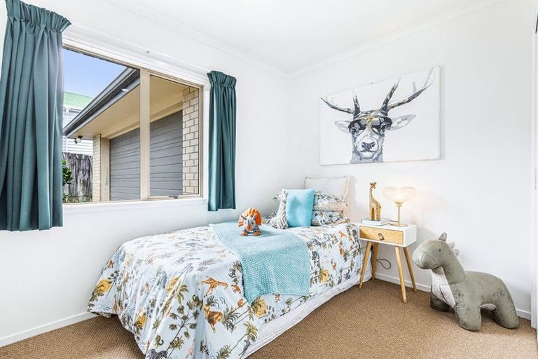 Photo of property in 25a Sylvan Crescent, Te Atatu South, Auckland, 0610