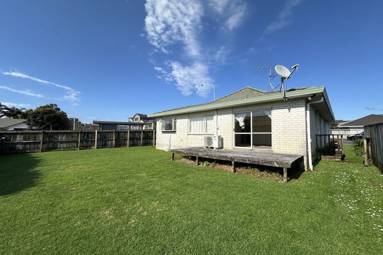 Photo of property in 2/20 Mt Blanc Place, Northpark, Auckland, 2013