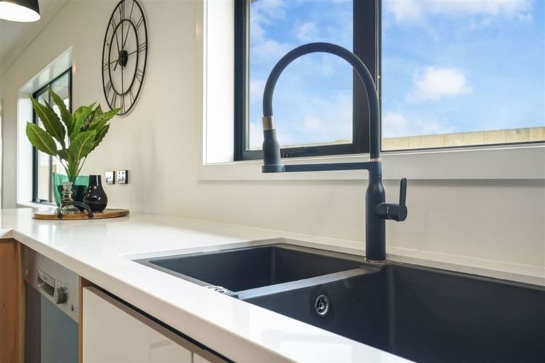 Photo of property in 6 Kapua Crescent, Rototuna North, Hamilton, 3210