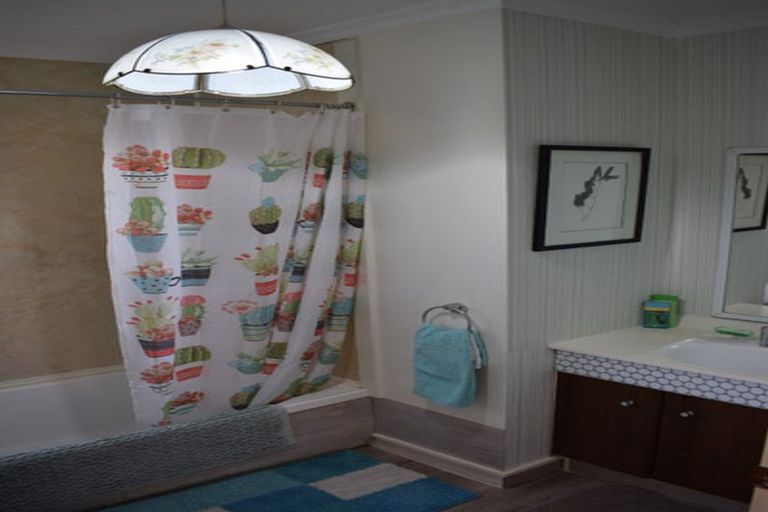 Photo of property in 8 Ritchie Court, Te Anau, 9600