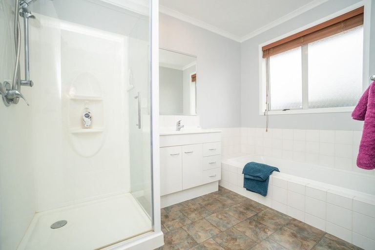 Photo of property in 34 Branigan Parade, Kelvin Grove, Palmerston North, 4414